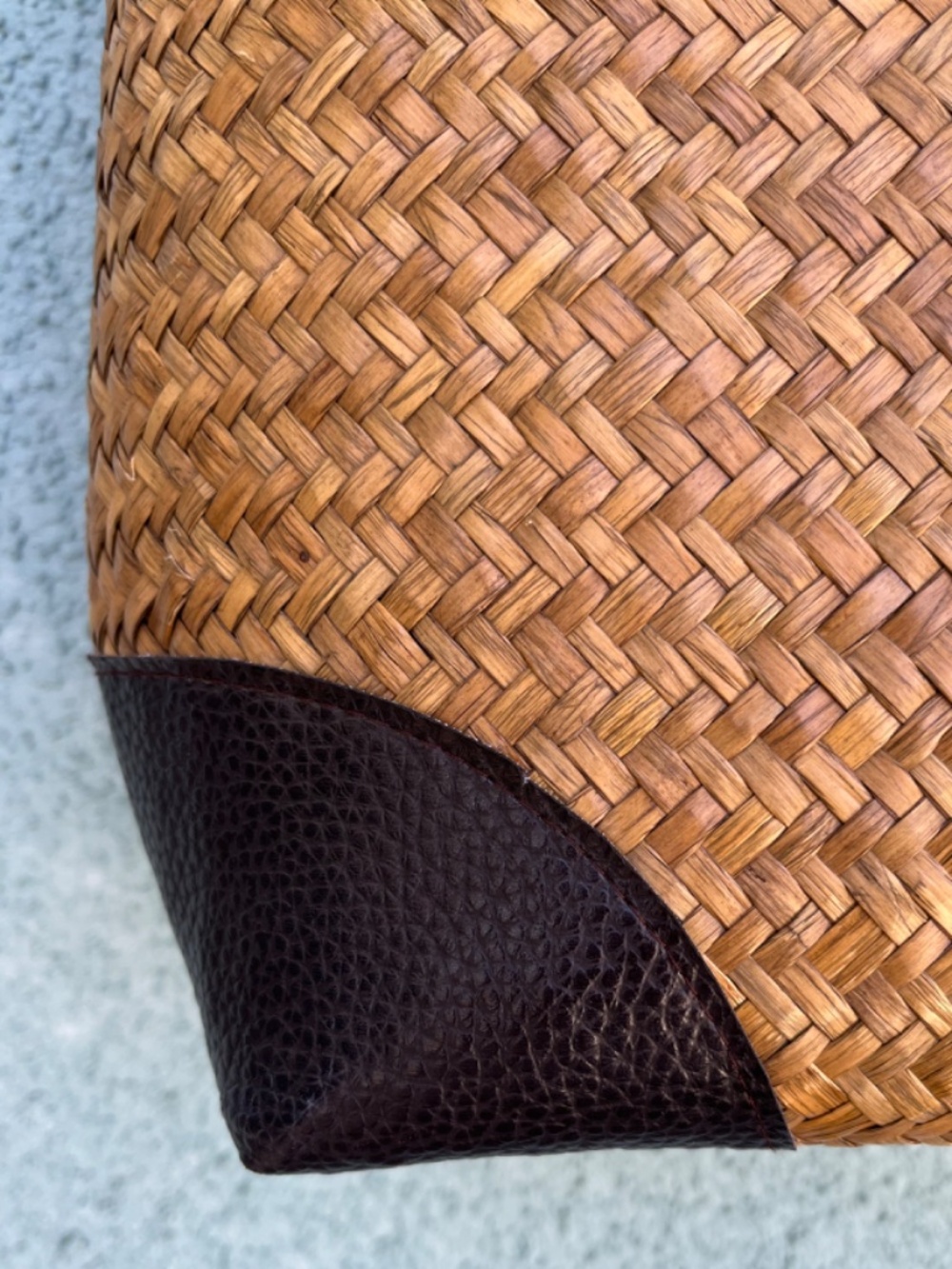 Amanpurl Handwoven Seagrass Tote  Oversized  Excellent Condition  Like New - Picture 8 of 14